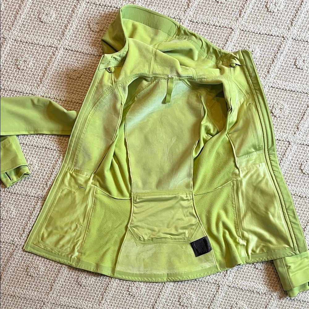 Lululemon Athletica Women's Lime Green Align Jacket - Picture 7 of 7
